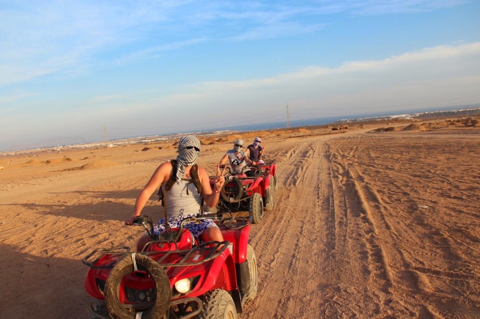СУПЕР МОТО САФАРИ С УЖИНОМ В ПУСТЫНЕ (квадроциклы+багги+верблюды)